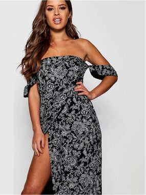 Boohoo Women's Floral Size 10 Black White Dress 100% Cotton Dangle Sleeve & Slit